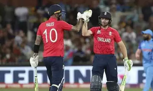 തകർത്തടിച്ച് ഇംഗ്ലീഷ് ഓപണർമാർ; പരാജയ ഭീതിയിൽ ഇന്ത്യ