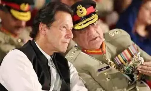 Imran Khan, Qamar Javed Bajwa
