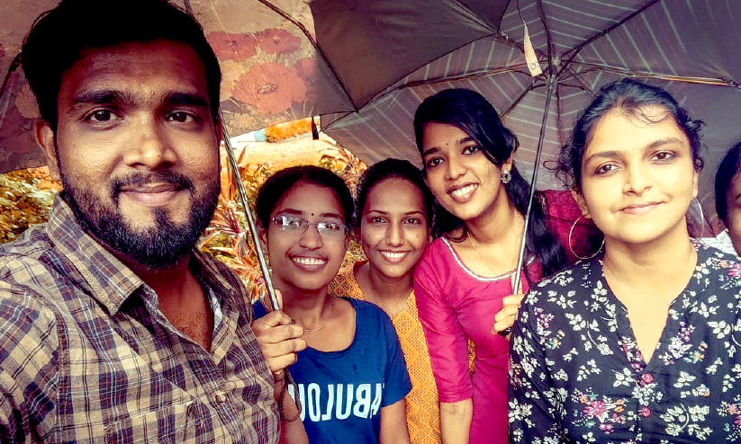 വനിത കോളജിൽ ചോക്ലറ്റ് നായകനായി ശ്രീക്കുട്ടൻ