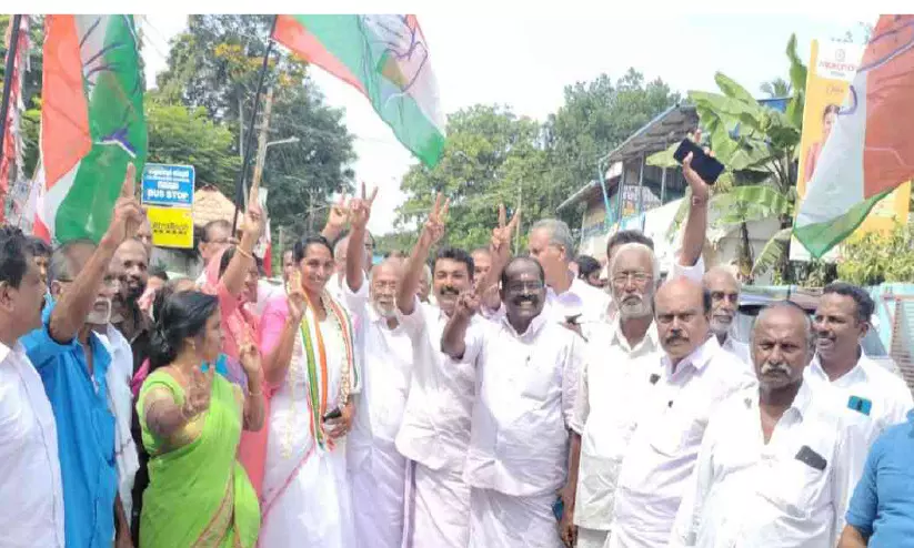 പഴയകുന്നുമ്മേൽ; 45 വർഷത്തെ കാത്തിരിപ്പിനൊടുവിൽ കോൺഗ്രസിന് 45 വോട്ടിന്റെ വിജയം പഴയകുന്നുമ്മേൽ; 45 വർഷത്തെ കാത്തിരിപ്പിനൊടുവിൽ കോൺഗ്രസിന് 45 വോട്ടിന്റെ വിജയം