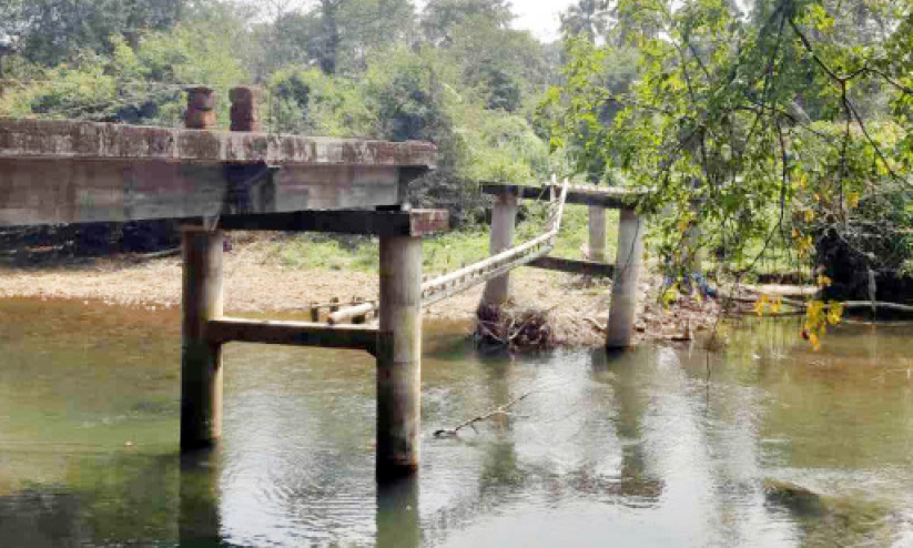 പാതിവഴിയിൽ നിലച്ച് അമ്പലക്കണ്ടി- ആറളം ഫാം കോൺക്രീറ്റ് പാലം നിർമാണം