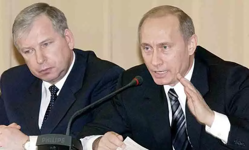 Viktor Cherkesov with Vladimir Putin