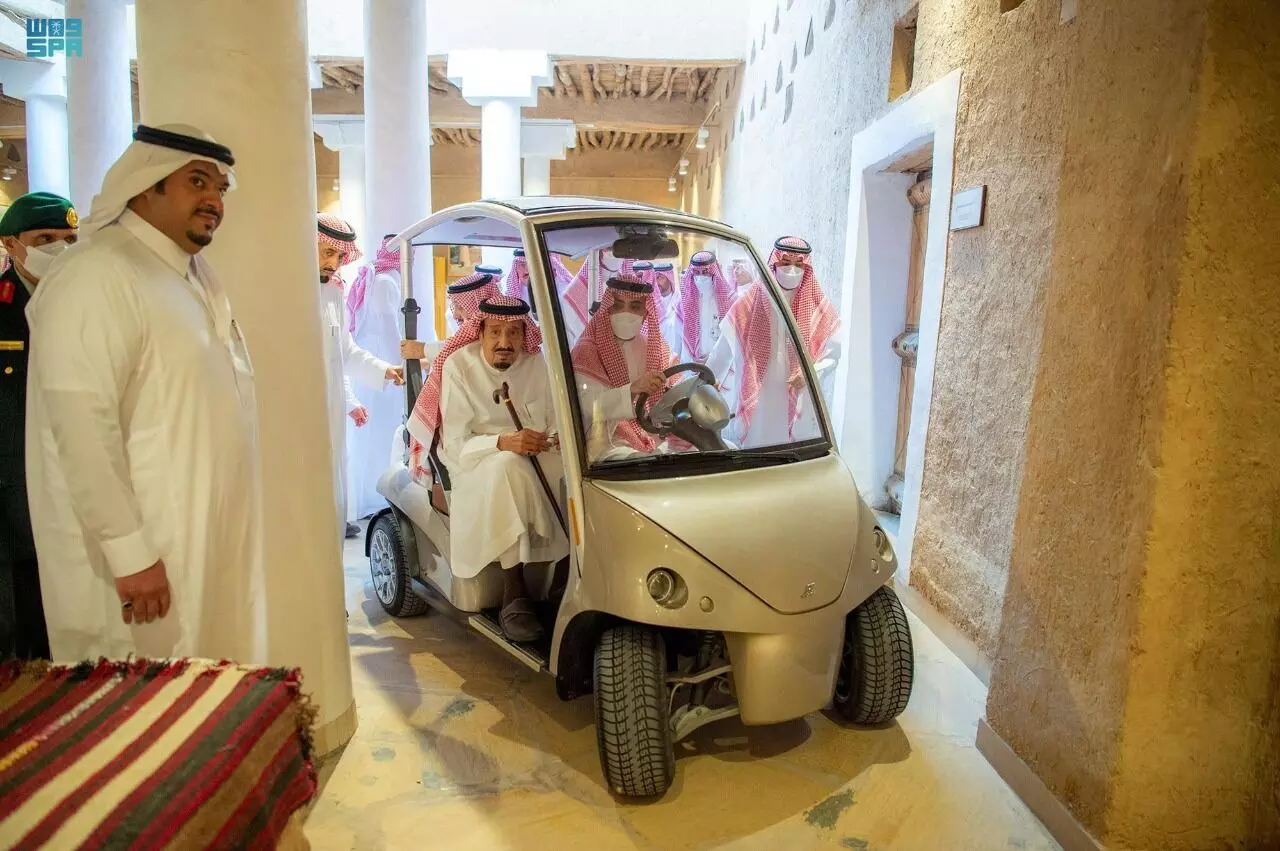 സൽമാൻ രാജാവ്​ റിയാദ്​ ഗവർണറേറ്റും മസ്​മക്​ കൊട്ടാരവും സന്ദർശിച്ചു