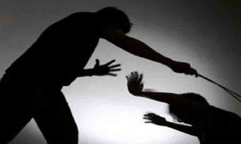 കവർച്ച തടയാൻ ശ്രമിച്ച വൃദ്ധദമ്പതികളെ വെട്ടി; കുപ്രസിദ്ധ മോഷ്ടാവ് പിടിയിൽ