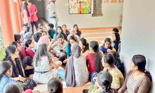 സ്ഥിരം ക്ലാസ് മുറികളും ലാബ് സൗകര്യവുമില്ല; എം.എസ് സി പ്ലാന്റ് സയൻസ് വിദ്യാർഥികൾ സമരത്തിൽ