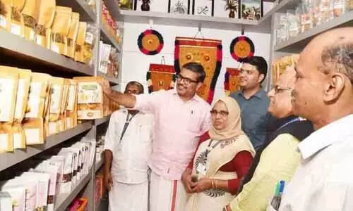 കരിപ്പൂർ വിമാനത്താവളത്തിൽ  കുടുംബശ്രീ സ്റ്റോർ തുടങ്ങി