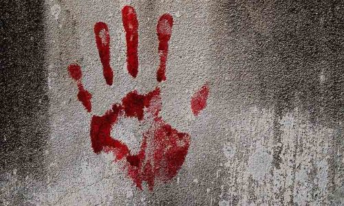 യുവതിയെ ഭർതൃ പിതാവും സഹോദരനും ചേർന്ന് കൊലപ്പെടുത്തി