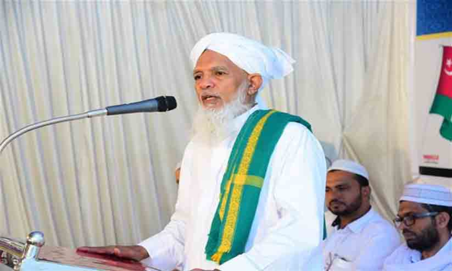 ഹക്കീം ഫൈസിയെ പുറത്താക്കിയത് അനിവാര്യ ഘട്ടത്തിലെന്ന് സമസ്ത; 40 പേരും അനുകൂലിച്ചു