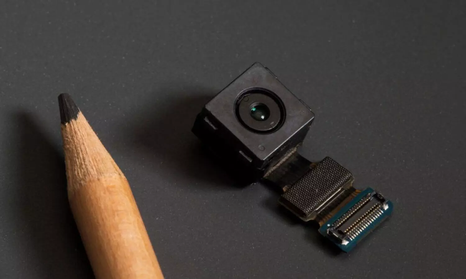 അടൂരിലെ സ്കാനിങ് സെന്റർ ജീവനക്കാരന്റെ മൊബൈലിൽ കൂടുതൽ സ്ത്രീകൾ വസ്ത്രം മാറുന്ന ദൃശ്യങ്ങൾ; വിശദ അന്വേഷണത്തിന് പൊലീസ്