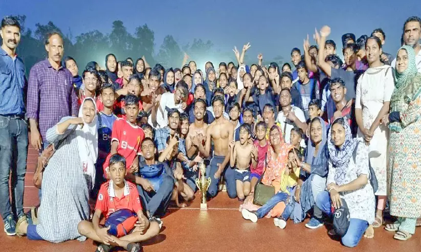 ഉപജില്ല കായികമേള: ചാലിയം ഉമ്പിച്ചി ഹാജി ഹയർ സെക്കൻഡറി സ്കൂൾ ജേതാക്കൾ ഉപജില്ല കായികമേള: ചാലിയം ഉമ്പിച്ചി ഹാജി ഹയർ സെക്കൻഡറി സ്കൂൾ ജേതാക്കൾ