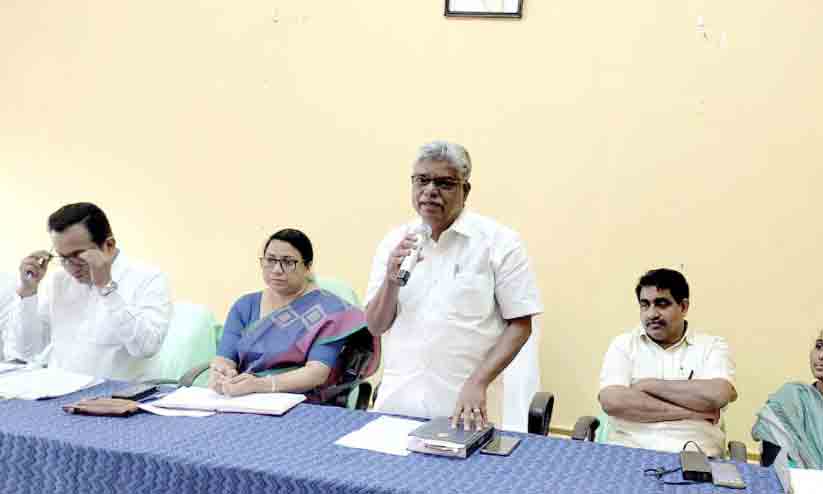 ശബരിമല തീർഥാടനം; സത്രം കാനനപാത ഇത്തവണ തുറക്കും ശബരിമല തീർഥാടനം; സത്രം കാനനപാത ഇത്തവണ തുറക്കും