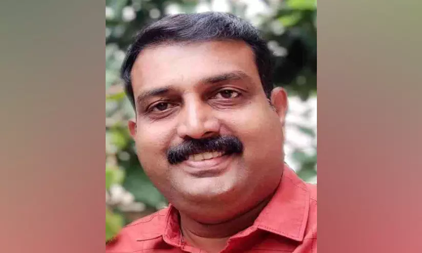 യുവതിയെ പീഡിപ്പിച്ച് ദൃശ്യങ്ങൾ പുറത്തുവിട്ട പൊലീസുകാരൻ അറസ്റ്റിൽ യുവതിയെ പീഡിപ്പിച്ച് ദൃശ്യങ്ങൾ പുറത്തുവിട്ട പൊലീസുകാരൻ അറസ്റ്റിൽ