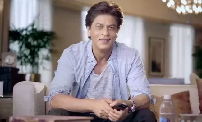 വിലകൂടിയ വാച്ചുകൾ കണ്ടെത്തി; ഷാരൂഖ് ഖാനെ മുംബൈ വിമാനത്താവളത്തിൽ തടഞ്ഞു