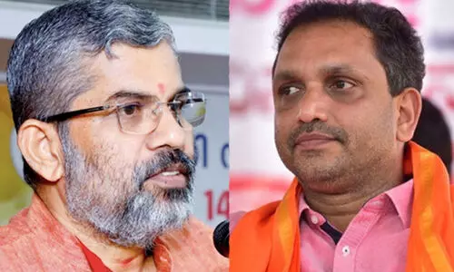 ഉള്ളി കെട്ടപോലെ മനസ്സ് എത്രമാത്രം മലീമസം! -കെ. സുരേന്ദ്രനെതിരെ സ്വാമി സന്ദീപാനന്ദ ഗിരി