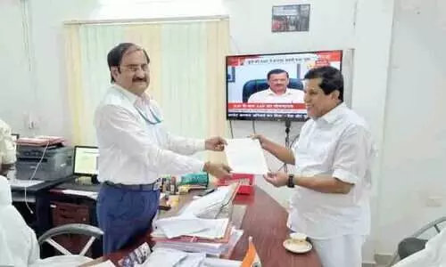 ദേ​ശീ​യ​പാ​ത വി​ക​സ​നം; റീ​ജ​ന​ൽ ഓ​ഫി​സ​റു​മാ​യി എം.​എ​ൽ.​എ ച​ർ​ച്ച ന​ട​ത്തി