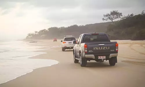 ബീ​ച്ചു​ക​ളി​ൽ വാ​ഹ​ന​മോ​ടി​ക്ക​ൽ:  മു​ന്ന​റി​യി​പ്പു​മാ​യി മ​സ്ക​ത്ത്​ മു​നി​സി​പ്പാ​ലി​റ്റി