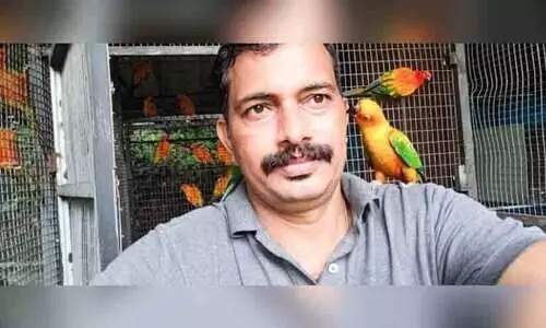 പക്ഷികളുടെ പ്രിയതോഴനായി മനോജ്