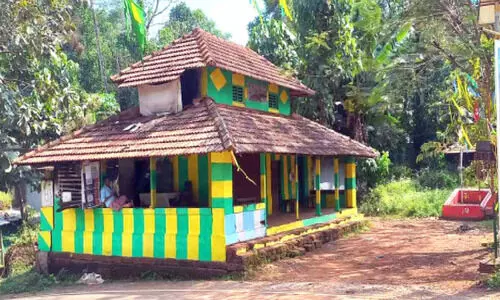 ആരാധകരേ ശാന്തരാകുവിൻ; ഇത് ദാസന്റെ ചായക്കടയാണ്