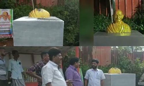 കൊല്ലം എഴുകോണിൽ ഗാന്ധി പ്രതിമ തകർത്തു