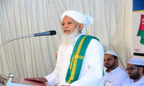 ഹക്കീം ഫൈസിയെ പുറത്താക്കിയത് അനിവാര്യ ഘട്ടത്തിലെന്ന് സമസ്ത; 40 പേരും അനുകൂലിച്ചു