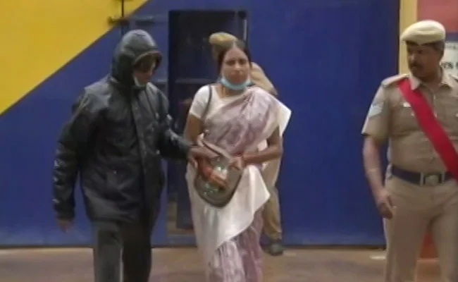 രാജീവ് ഗാന്ധി വധക്കേസ്: മൂന്ന് പതിറ്റാണ്ടിന് ശേഷം നളിനി ജയിൽ മോചിതയായി