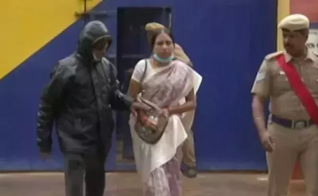 രാജീവ് ഗാന്ധി വധക്കേസ്: മൂന്ന് പതിറ്റാണ്ടിന് ശേഷം നളിനി ജയിൽ മോചിതയായി