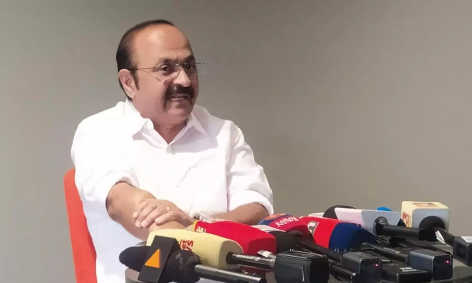 എൻ.എസ്.എസിനെ തള്ളിപ്പറഞ്ഞിട്ടില്ല, ഇരിക്കാൻ പറയുമ്പോൾ കിടക്കാൻ കഴിയില്ല -വി.ഡി സതീശൻ