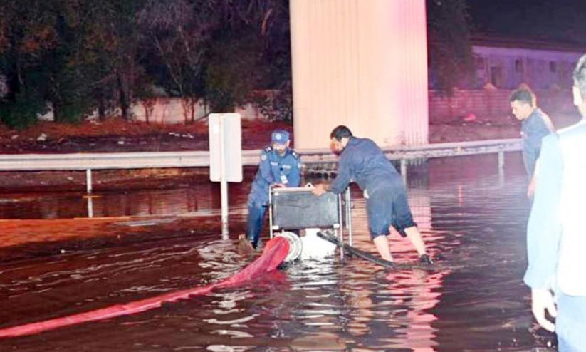 മഴ: അപ്രതീക്ഷിത പ്രയാസങ്ങൾ നേരിട്ടു മഴ: അപ്രതീക്ഷിത പ്രയാസങ്ങൾ നേരിട്ടു