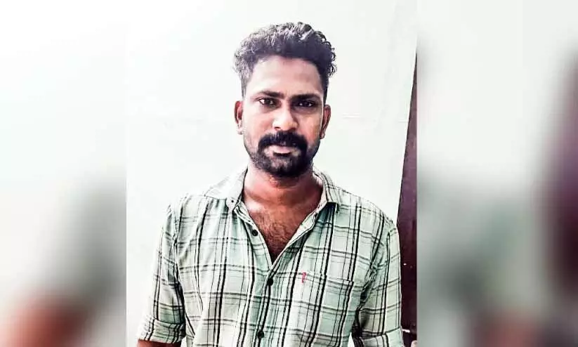 കാപ്പ ചുമത്തി യുവാവിനെ ജയിലിൽ അടച്ചു കാപ്പ ചുമത്തി യുവാവിനെ ജയിലിൽ അടച്ചു