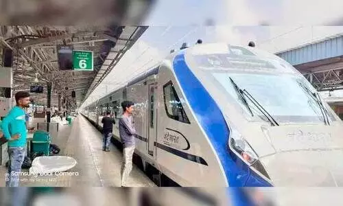 മികച്ച സൗകര്യങ്ങൾ, അതിവേഗം ഈ വന്ദേഭാരത്​ ട്രെയിൻ