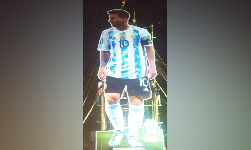 പരപ്പൻപൊയിലിൽ 70 അടി ഉയരത്തിൽ മെസ്സിയുടെ കട്ടൗട്ട്