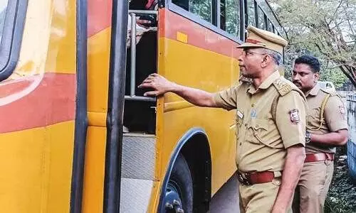 മോ​ടിക്കും കാ​ത​ട​പ്പ​നും പ​ണി​കി​ട്ടി; റോ​ഡി​ലെ നി​യ​മ​ലം​ഘ​ന​ങ്ങ​ളി​ൽ 1,13,51,725 രൂ​പ പി​ഴ