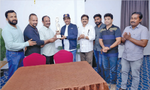 യാ​ത്ര​യ​യ​പ്പും എ​ള്ളു​ണ്ട വെ​ബ് സീ​രീ​സ് റി​ലീ​സും