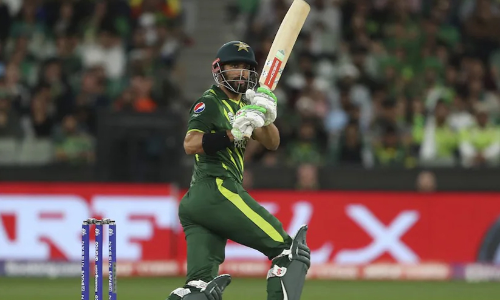 ട്വന്റി20 ലോകകപ്പ്: പാകിസ്താൻ പൊരുതുന്നു; ഏഴ് വിക്കറ്റ് നഷ്ടത്തിൽ 129 റൺസ്