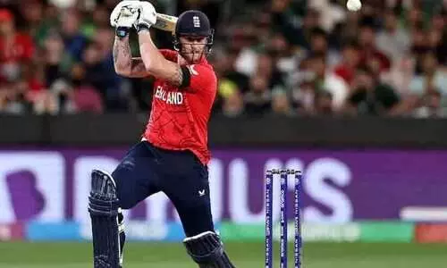 കിരീടത്തോടടുത്ത് ഇംഗ്ലണ്ട്; പത്തോവറിൽ മൂന്നിന് 77