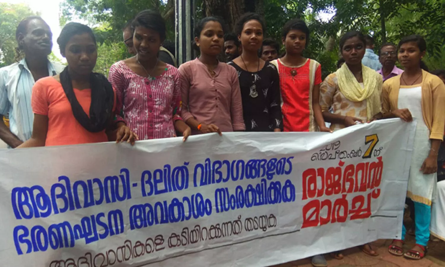 ആദിവാസി മേഖലയിൽ പെസ നിയമം: ഫയൽ ചുവപ്പ് നാടയിൽ