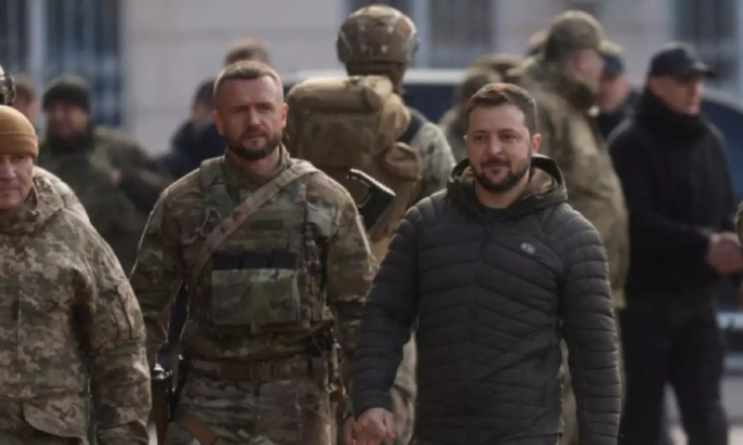 ഖേ​ഴ്സ​ൻ സ​ന്ദ​ർ​ശി​ച്ച് യു​ക്രെ​യ്ൻ പ്ര​സി​ഡ​ന്റ്