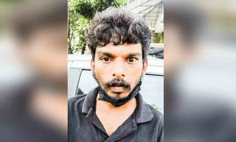 എം.ഡി.എം.എയുമായി തൃശൂർ സ്വദേശി പിടിയിൽ എം.ഡി.എം.എയുമായി തൃശൂർ സ്വദേശി പിടിയിൽ