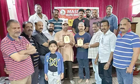 ജോൺസൺ കുര്യൻ, പ്രശാന്ത് എന്നിവർക്ക് യാത്രയയപ്പ് ജോൺസൺ കുര്യൻ, പ്രശാന്ത് എന്നിവർക്ക് യാത്രയയപ്പ്