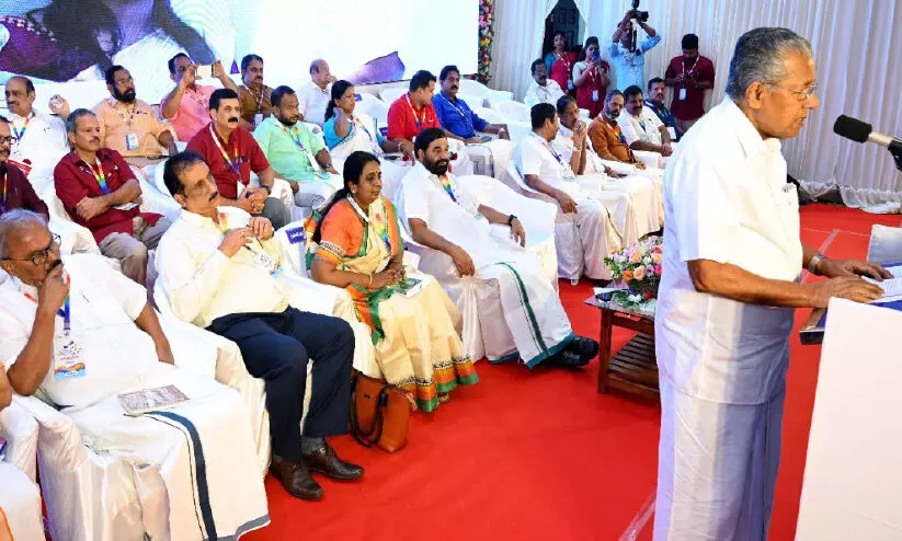 നിയമഭേദഗതി സഹകരണ സംഘങ്ങളോടുള്ള വെല്ലുവിളി -മുഖ്യമന്ത്രി നിയമഭേദഗതി സഹകരണ സംഘങ്ങളോടുള്ള വെല്ലുവിളി -മുഖ്യമന്ത്രി