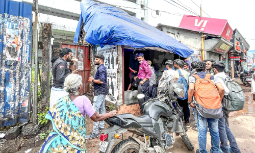 അവസാനദിവസത്തെ തിരക്കുമൊഴിഞ്ഞു,   കോഴിക്കോട്ടെ സർബത്ത് കട ഇനി ഓർമ