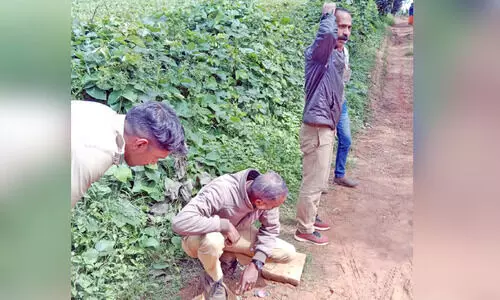 കല്ലുവയലിൽ കടുവയുടേയും കുണ്ടാലയിൽ പുലിയുടേയും കാല്‍പാടുകൾ