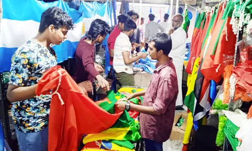 ഫിഫ ലോകകപ്പ്: നാടെങ്ങും ടീമുകള​ുടെ കൊടിതോരണങ്ങൾ