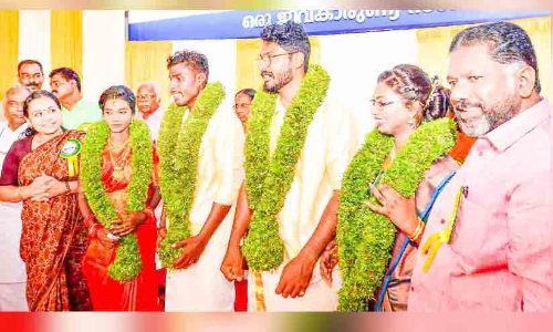 മ​ഹാ​ത്മ​യു​ടെ ക​രു​ത​ലി​ൽ സാ​ന്ദ്ര​യും അ​ശ്വ​തി​യും മം​ഗ​ല്യ​വ​തി​ക​ളാ​യി