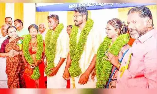 മ​ഹാ​ത്മ​യു​ടെ ക​രു​ത​ലി​ൽ സാ​ന്ദ്ര​യും അ​ശ്വ​തി​യും മം​ഗ​ല്യ​വ​തി​ക​ളാ​യി