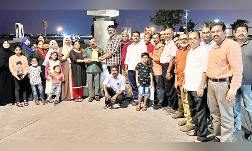 രാജീവിനും ഷിജി രാജീവിനും മാനവീയം യാത്രയയപ്പ്