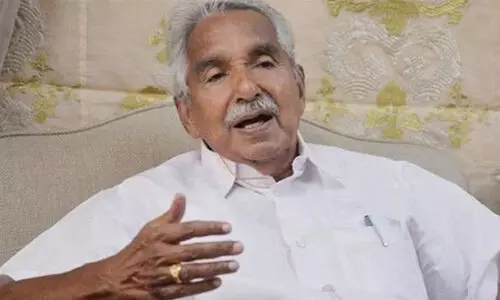 ഉമ്മൻചാണ്ടിക്കെതിരെയും കേസുമായി മുന്നോട്ട് പോകും; നിലപാട് മാറ്റി സോളാർ പീഡനകേസ് പരാതിക്കാരി