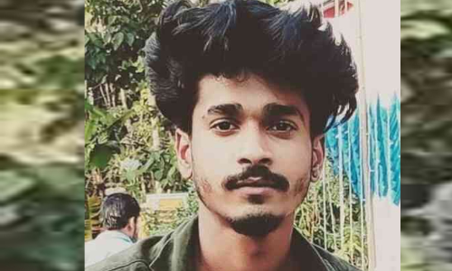 ഗൃഹപ്രവേശനം ക്ഷണിക്കാൻ പോയ യുവാവ് ബൈക്കപകടത്തിൽ രക്തം വാർന്ന് മരിച്ചു