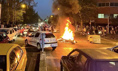 ഹിജാബ് വിരുദ്ധ പ്രക്ഷോഭം: ഇറാനെതിരെ കൂടുതൽ ഉപരോധവുമായി യൂറോപ്യൻ യൂനിയൻ ഹിജാബ് വിരുദ്ധ പ്രക്ഷോഭം: ഇറാനെതിരെ കൂടുതൽ ഉപരോധവുമായി യൂറോപ്യൻ യൂനിയൻ