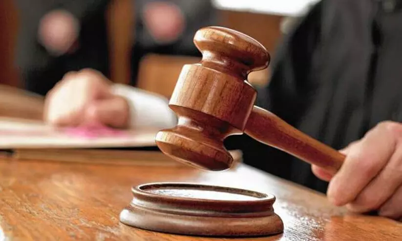 സൗ​ന്ദ​ര്യ​ചി​കി​ത്സ; പൊ​ള്ള​ലേ​റ്റ യു​വാ​വ് കോ​ട​തി​യി​ൽ